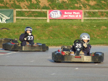 Henry (27) chases Dunx (25)