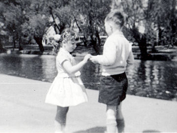 Ian gives Helen his last Rolo