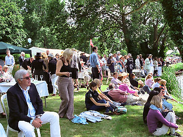 Riverbank spectators
